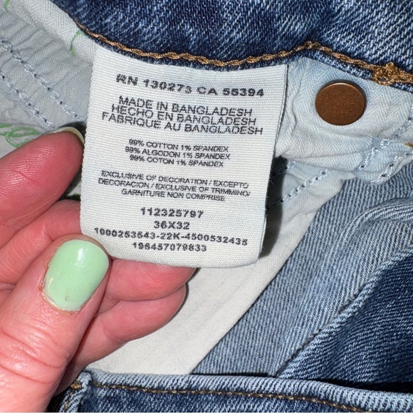 Wrangler Men’s Straight Leg Jeans Classic Denim 36x32 RN 130273 CA 55384 - Picture 7 of 8